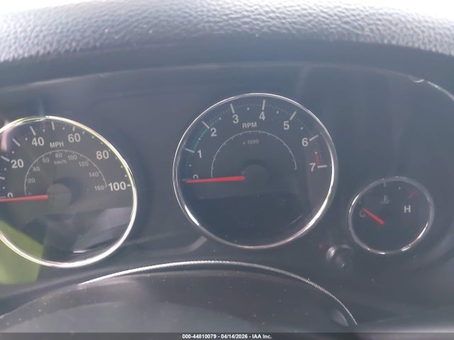 1C4BJWDG5EL127669 Jeep Wrangler Unlimited Sport