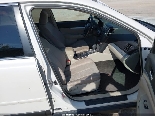 Продаж на аукціоні авто 2014 Subaru Outback 2.5i Premium, vin: 4S4BRBCC2E3234741, номер лоту: 44810102