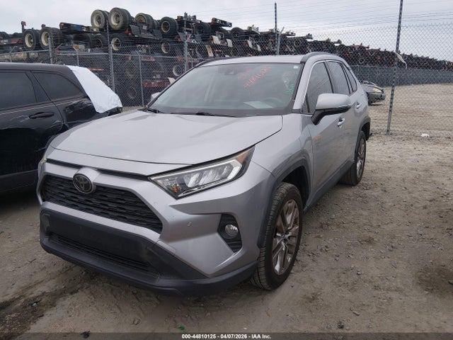 Toyota Rav4 Xle Premium 2019 JTMC1RFV2KD513067 Image 2
