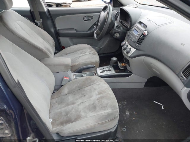 2010 HYUNDAI ELANTRA KMHDU4AD6AU181562 Photo 4