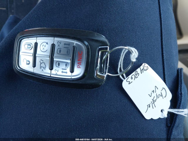 2017 Chrysler Pacifica Touring-l მანქანა იყიდება აუქციონზე, vin: 2C4RC1BG0HR524863, აუქციონის ნომერი: 44810164