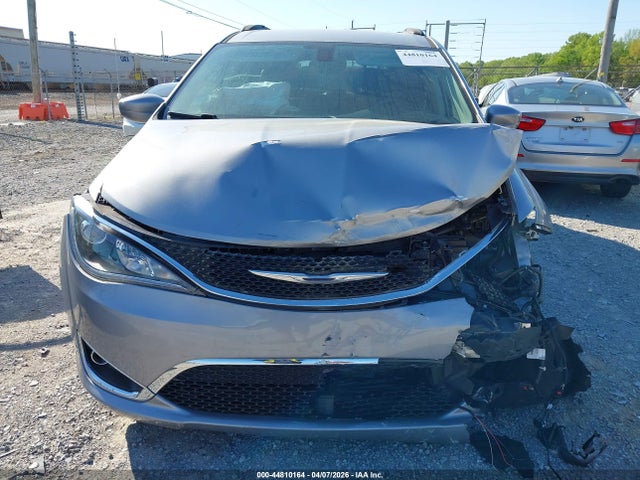 2017 Chrysler Pacifica Touring-l მანქანა იყიდება აუქციონზე, vin: 2C4RC1BG0HR524863, აუქციონის ნომერი: 44810164