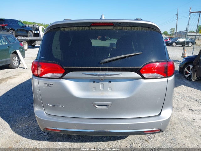 2017 Chrysler Pacifica Touring-l მანქანა იყიდება აუქციონზე, vin: 2C4RC1BG0HR524863, აუქციონის ნომერი: 44810164