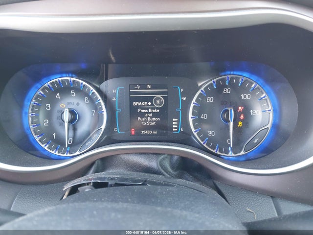 2017 Chrysler Pacifica Touring-l მანქანა იყიდება აუქციონზე, vin: 2C4RC1BG0HR524863, აუქციონის ნომერი: 44810164