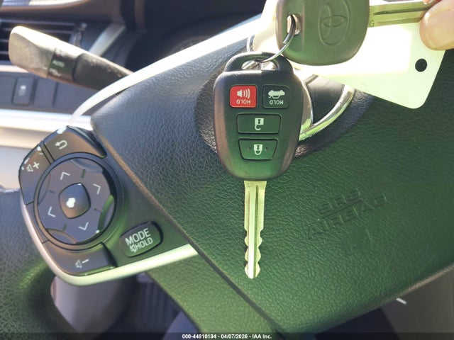 2013 Toyota Camry Le მანქანა იყიდება აუქციონზე, vin: 4T4BF1FK2DR301102, აუქციონის ნომერი: 44810194