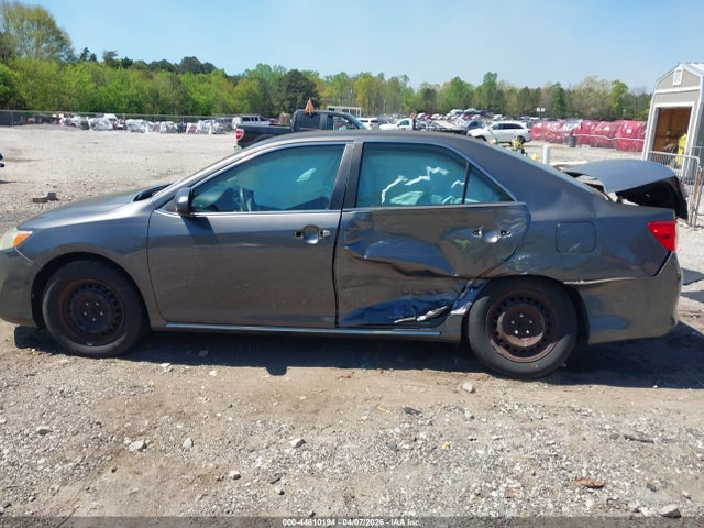 2013 Toyota Camry Le მანქანა იყიდება აუქციონზე, vin: 4T4BF1FK2DR301102, აუქციონის ნომერი: 44810194