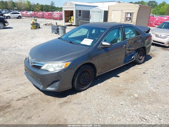 2013 Toyota Camry Le მანქანა იყიდება აუქციონზე, vin: 4T4BF1FK2DR301102, აუქციონის ნომერი: 44810194