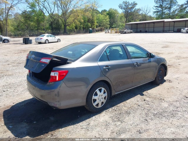 2013 Toyota Camry Le მანქანა იყიდება აუქციონზე, vin: 4T4BF1FK2DR301102, აუქციონის ნომერი: 44810194