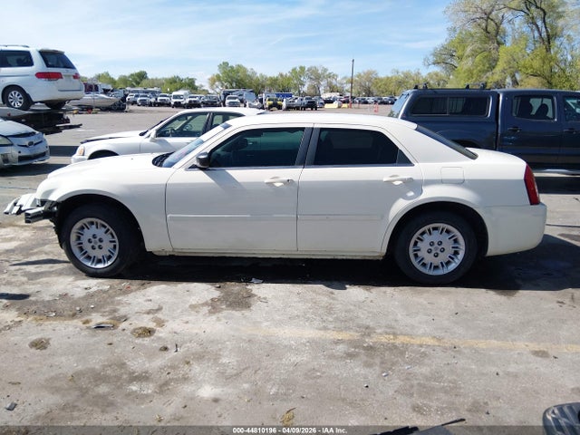 2006 Chrysler 300 მანქანა იყიდება აუქციონზე, vin: 2C3KA43R76H160098, აუქციონის ნომერი: 44810196