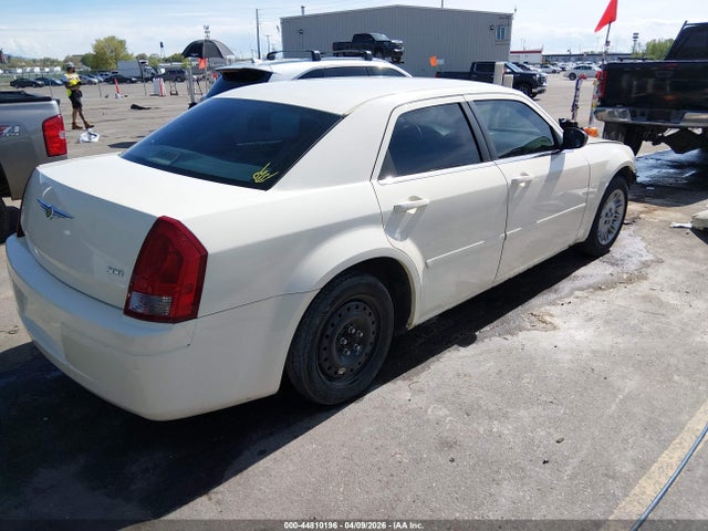 2006 Chrysler 300 მანქანა იყიდება აუქციონზე, vin: 2C3KA43R76H160098, აუქციონის ნომერი: 44810196