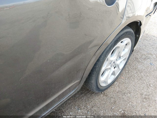 44810217 :رقم المزاد ، 3FAHP0HA1BR185390 vin ، 2011 Ford Fusion Se مزاد بيع