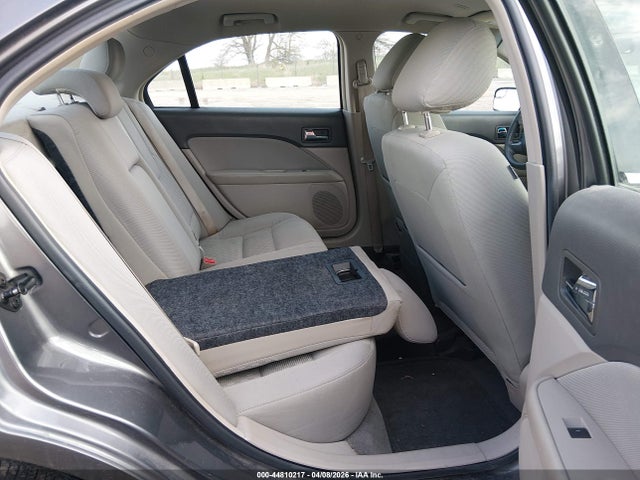 44810217 :رقم المزاد ، 3FAHP0HA1BR185390 vin ، 2011 Ford Fusion Se مزاد بيع