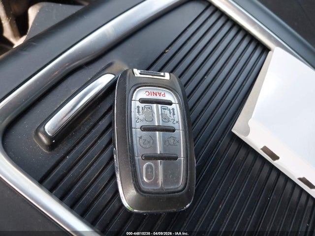 Продажа на аукционе авто 2020 Chrysler Pacifica Hybrid Limited, vin: 2C4RC1N7XLR277775, номер лота: 44810238