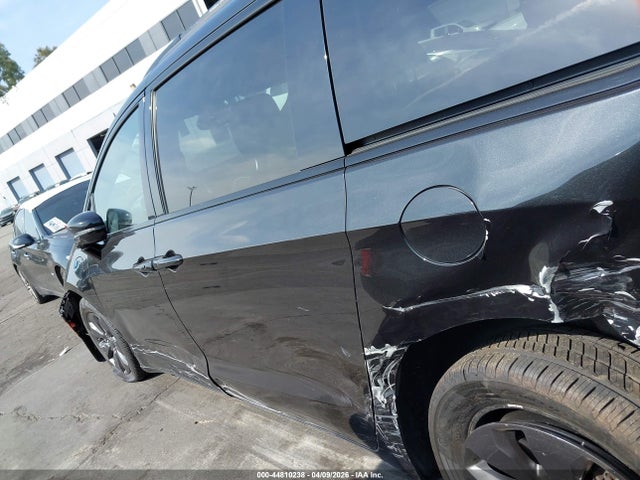 Продажа на аукционе авто 2020 Chrysler Pacifica Hybrid Limited, vin: 2C4RC1N7XLR277775, номер лота: 44810238