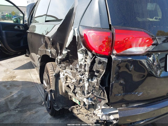 Продажа на аукционе авто 2020 Chrysler Pacifica Hybrid Limited, vin: 2C4RC1N7XLR277775, номер лота: 44810238