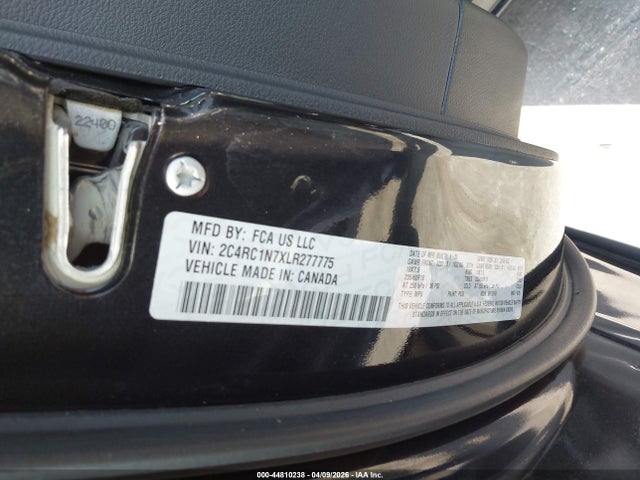 Продажа на аукционе авто 2020 Chrysler Pacifica Hybrid Limited, vin: 2C4RC1N7XLR277775, номер лота: 44810238
