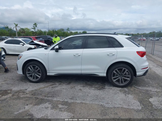 44810250 :رقم المزاد ، WA1DECF36P1069506 vin ، 2023 Audi Q3 Premium 45 Tfsi S Line Quattro Tiptronic مزاد بيع
