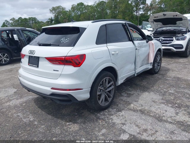 44810250 :رقم المزاد ، WA1DECF36P1069506 vin ، 2023 Audi Q3 Premium 45 Tfsi S Line Quattro Tiptronic مزاد بيع