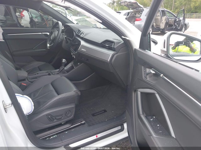 44810250 :رقم المزاد ، WA1DECF36P1069506 vin ، 2023 Audi Q3 Premium 45 Tfsi S Line Quattro Tiptronic مزاد بيع