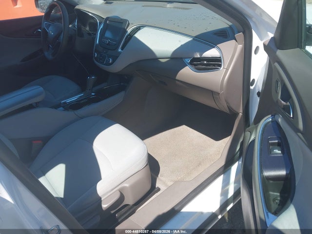1G1ZD5ST0JF143991 Chevrolet MALIBU LT