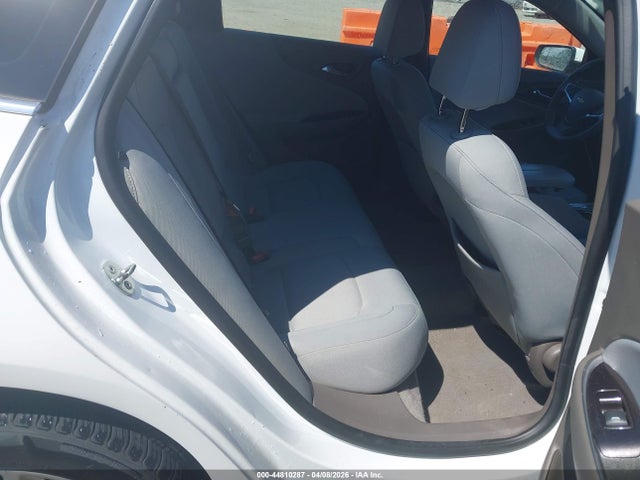 1G1ZD5ST0JF143991 Chevrolet MALIBU LT
