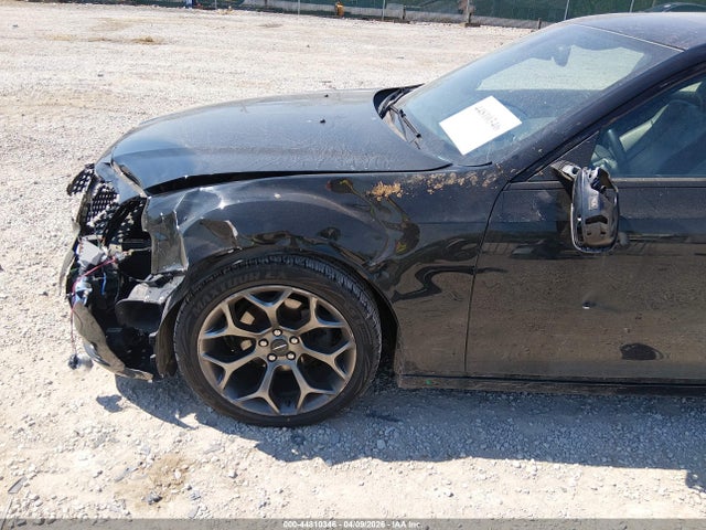44810346 :رقم المزاد ، 2C3CCABG9FH921517 vin ، 2015 Chrysler 300 300s مزاد بيع