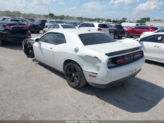 44810381 :رقم المزاد ، 2C3CDZAG5GH113647 vin ، 2016 Dodge Challenger Sxt مزاد بيع