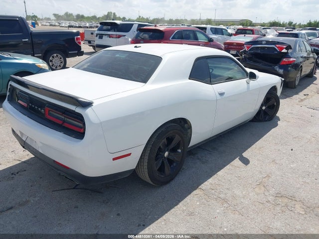 44810381 :رقم المزاد ، 2C3CDZAG5GH113647 vin ، 2016 Dodge Challenger Sxt مزاد بيع