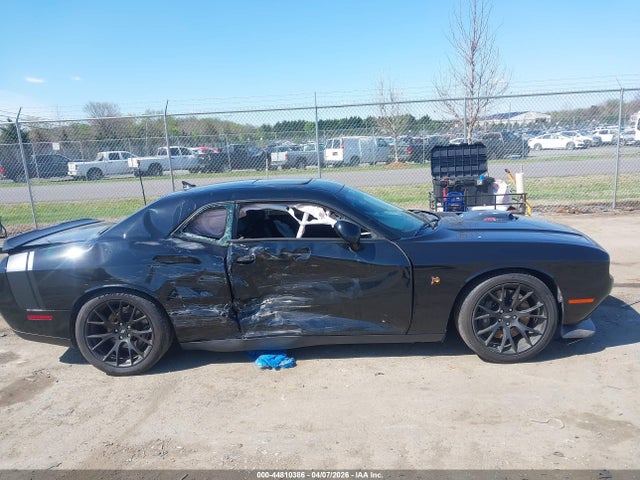 2017 Dodge Challenger 392 Hemi Scat Pack Shaker მანქანა იყიდება აუქციონზე, vin: 2C3CDZFJ6HH617372, აუქციონის ნომერი: 44810386