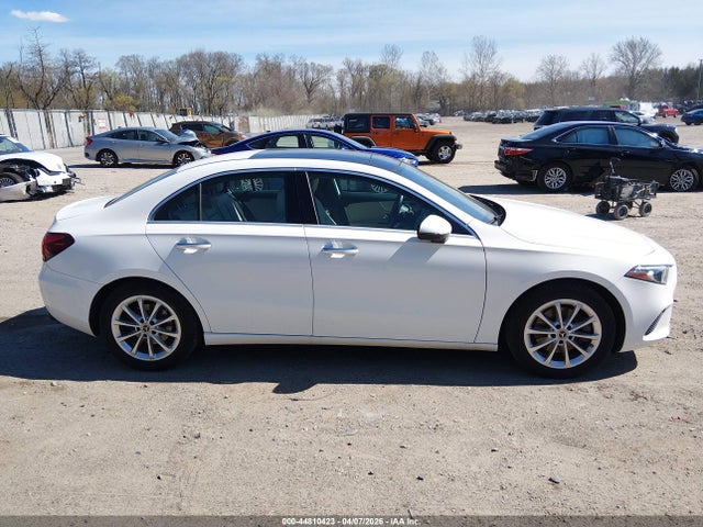 2019 Mercedes-benz A 220 მანქანა იყიდება აუქციონზე, vin: WDD3G4EB6KW019524, აუქციონის ნომერი: 44810423