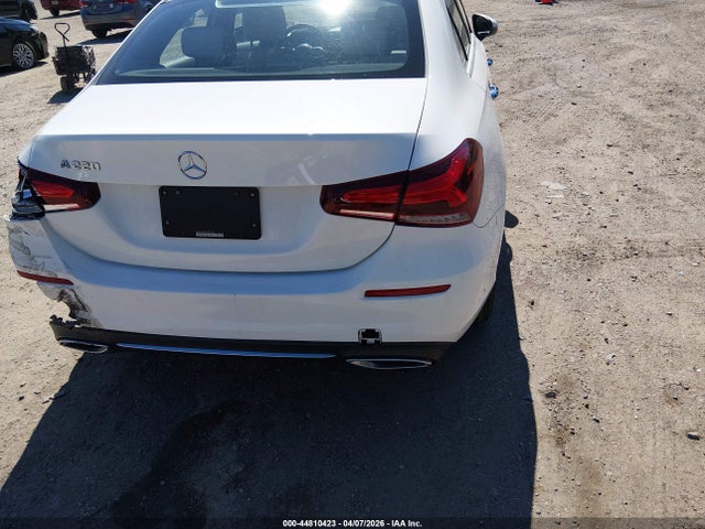 2019 Mercedes-benz A 220 მანქანა იყიდება აუქციონზე, vin: WDD3G4EB6KW019524, აუქციონის ნომერი: 44810423