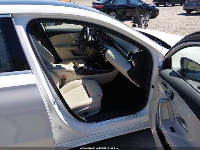 2019 Mercedes-benz A 220 მანქანა იყიდება აუქციონზე, vin: WDD3G4EB6KW019524, აუქციონის ნომერი: 44810423