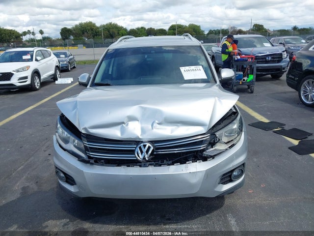 Продаж на аукціоні авто 2016 Volkswagen Tiguan Se, vin: WVGAV7AX1GW569954, номер лоту: 44810434