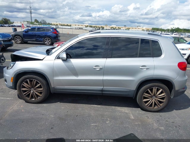 Продаж на аукціоні авто 2016 Volkswagen Tiguan Se, vin: WVGAV7AX1GW569954, номер лоту: 44810434