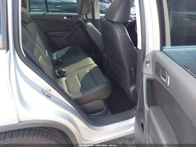 Продаж на аукціоні авто 2016 Volkswagen Tiguan Se, vin: WVGAV7AX1GW569954, номер лоту: 44810434