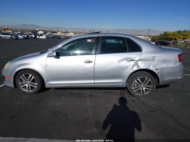2005 Volkswagen Jetta 2.5 მანქანა იყიდება აუქციონზე, vin: 3VWSG71K05M647464, აუქციონის ნომერი: 44810440
