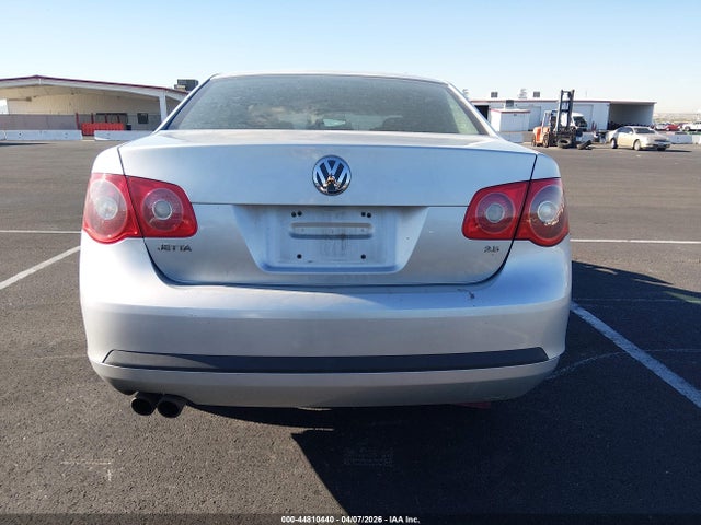 2005 Volkswagen Jetta 2.5 მანქანა იყიდება აუქციონზე, vin: 3VWSG71K05M647464, აუქციონის ნომერი: 44810440