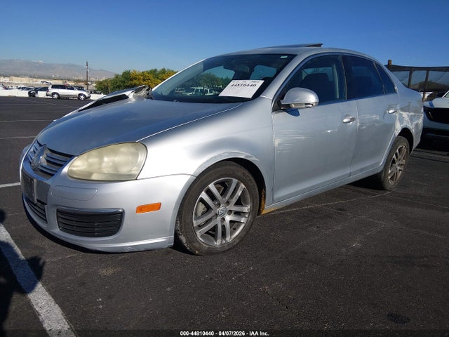 2005 Volkswagen Jetta 2.5 მანქანა იყიდება აუქციონზე, vin: 3VWSG71K05M647464, აუქციონის ნომერი: 44810440