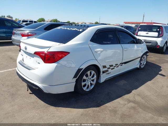 Toyota COROLLA SE 2017 5YFBURHE6HP608852 Image 4