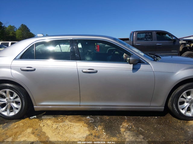 44810480 :رقم المزاد ، 2C3CCAAG3FH908831 vin ، 2015 Chrysler 300 Limited مزاد بيع