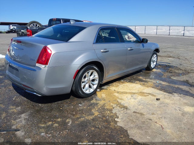 44810480 :رقم المزاد ، 2C3CCAAG3FH908831 vin ، 2015 Chrysler 300 Limited مزاد بيع