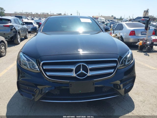 2018 Mercedes-benz E 300 მანქანა იყიდება აუქციონზე, vin: WDDZF4JBXJA366868, აუქციონის ნომერი: 44810492