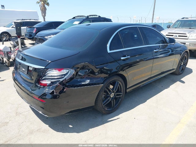 2018 Mercedes-benz E 300 მანქანა იყიდება აუქციონზე, vin: WDDZF4JBXJA366868, აუქციონის ნომერი: 44810492
