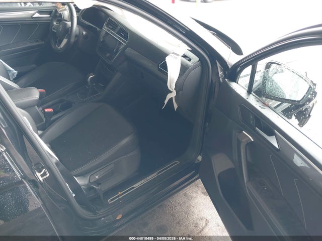 2022 Volkswagen Tiguan 2.0t Se R-line Black მანქანა იყიდება აუქციონზე, vin: 3VVCB7AX2NM077941, აუქციონის ნომერი: 44810499
