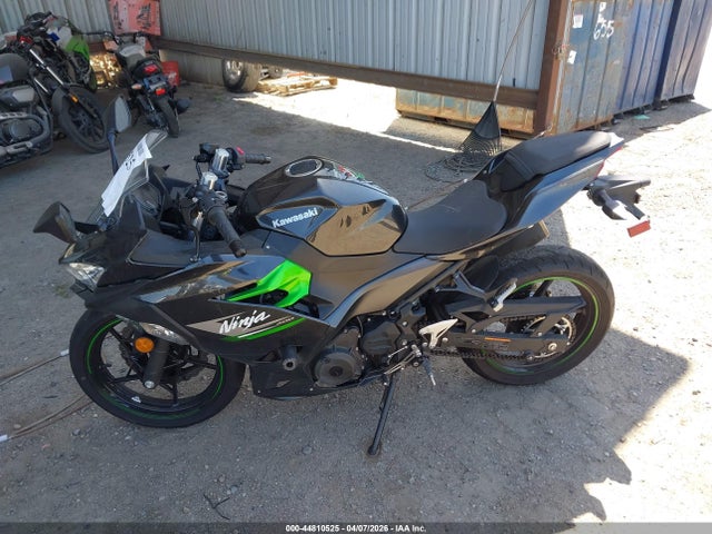JKAEXKG18PDAS1027 Kawasaki EX400