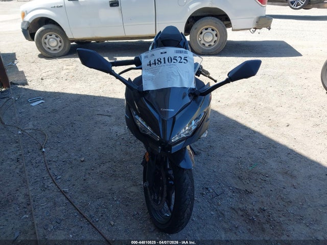 JKAEXKG18PDAS1027 Kawasaki EX400
