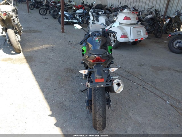 JKAEXKG18PDAS1027 Kawasaki EX400