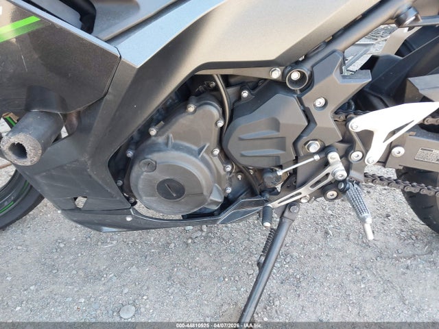 JKAEXKG18PDAS1027 Kawasaki EX400