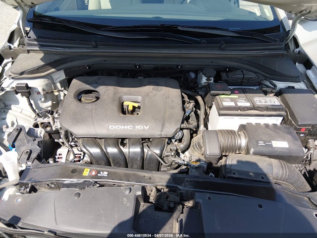 KMHD84LF1HU425289 Hyundai ELANTRA SE