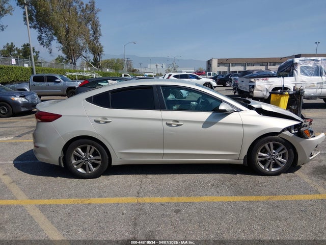 KMHD84LF1HU425289 Hyundai ELANTRA SE